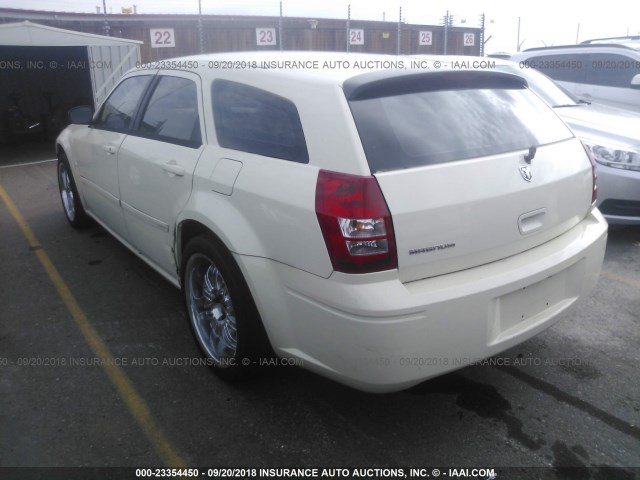 2D4FV48T25H629430 - 2005 DODGE MAGNUM SE WHITE photo 3