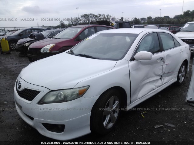 4T1BF3EK1AU578312 - 2010 TOYOTA CAMRY SE/LE/XLE WHITE photo 2