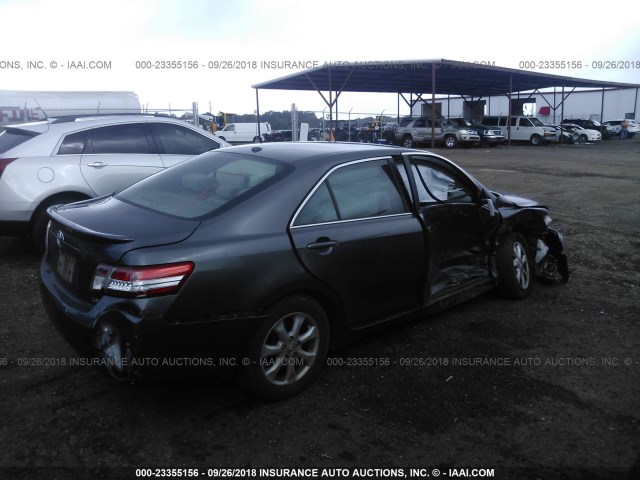 4T4BF3EK6BR140134 - 2011 TOYOTA CAMRY SE/LE/XLE 灰色 照片 4
