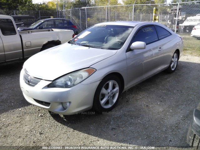 4T1CA30P45U058665 - 2005 TOYOTA CAMRY SOLARA SE/SLE ვერცხლისფერი ფოტო 2