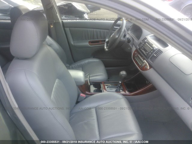 4T1BE30KX3U769580 - 2003 TOYOTA CAMRY LE/XLE/SE Сұр фото 5