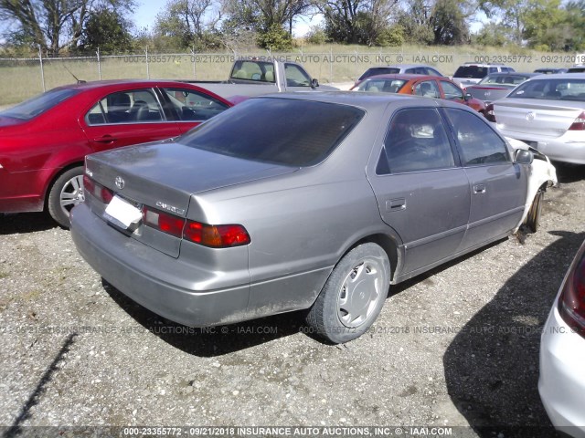 4T1BG22K3XU465059 - 1999 TOYOTA CAMRY CE/LE/XLE 银色 照片 4