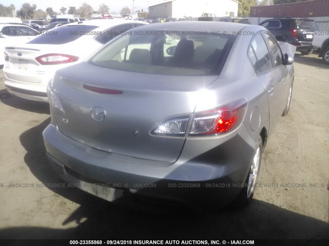 JM1BL1UG4B1366411 - 2011 MAZDA 3 I GRAY photo 4