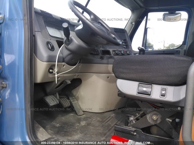1FUJGEBG8BSAW0070 - 2011 FREIGHTLINER CASCADIA 125  Unknown photo 5