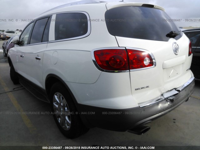 5GAKRBED9BJ273703 - 2011 BUICK ENCLAVE CXL WHITE photo 3