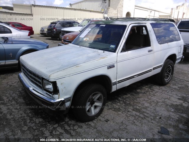 1G8CS18B1F8250239 - 1985 CHEVROLET BLAZER S10 WHITE photo 2