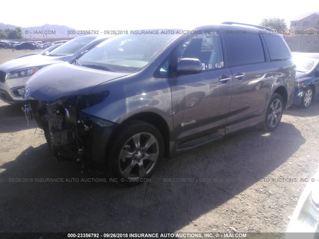 5TDXZ3DC8HS855922 - 2017 TOYOTA SIENNA SE GRAY photo 2