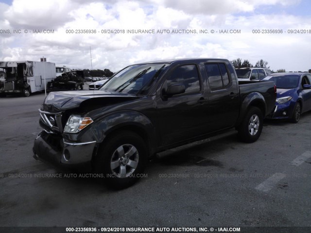 1N6AD0ER3AC429436 - 2010 NISSAN FRONTIER CREW CAB SE/LE/NISMO GRAY photo 2