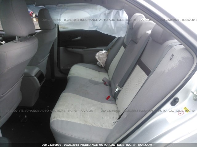 4T1BF1FK1EU444957 - 2014 TOYOTA CAMRY L/SE/LE/XLE Gümüş foto 8