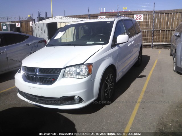 2C4RDGCG9HR562512 - 2017 DODGE GRAND CARAVAN SXT WHITE photo 2