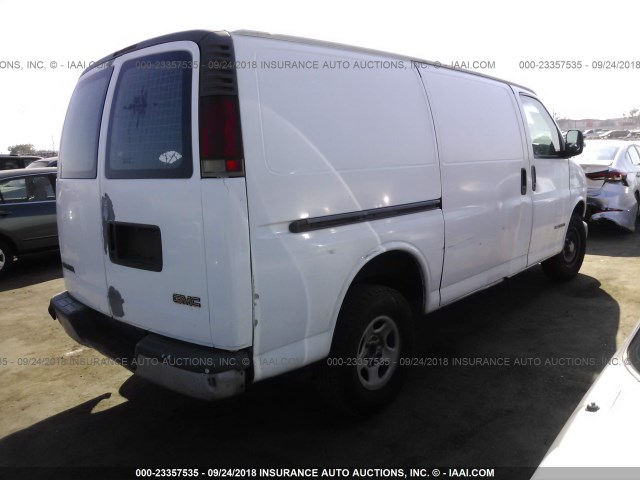 1GTFG25M921151820 - 2002 GMC SAVANA G2500 WHITE photo 4