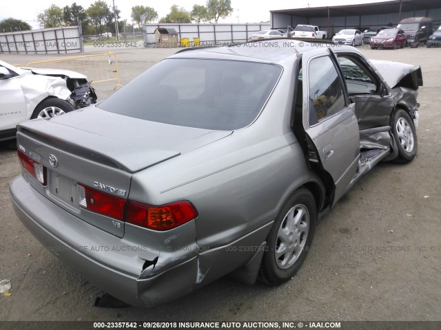 JT2BF22K7Y0255959 - 2000 TOYOTA CAMRY CE/LE/XLE 银色 照片 4