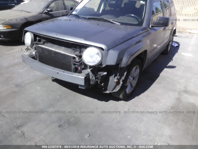 1J4NT1GA0BD205065 - 2011 JEEP PATRIOT SPORT GRAY photo 2