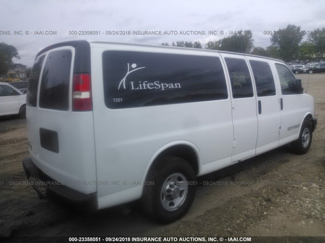 1GNZGZBA4D1116970 - 2013 CHEVROLET EXPRESS G3500 LS WHITE photo 4
