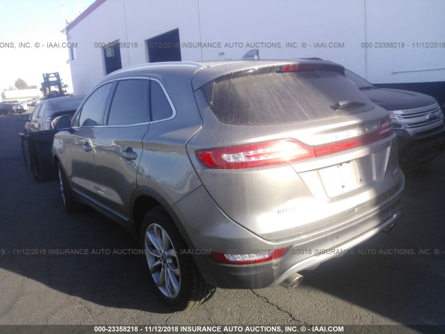 5LMCJ2C93HUL70985 - 2017 LINCOLN MKC SELECT GRAY photo 3