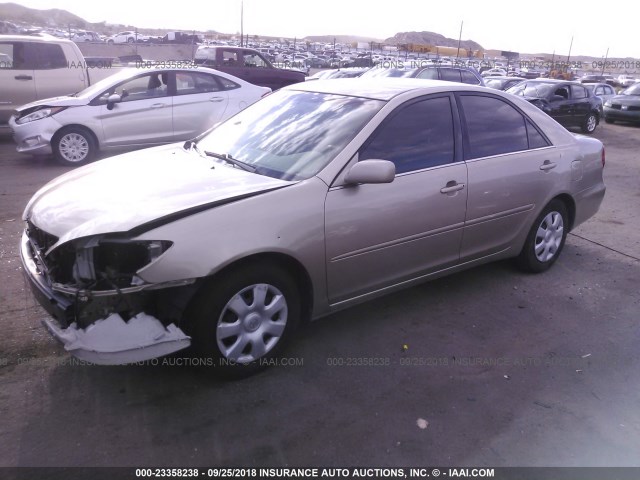 4T1BE32K42U533390 - 2002 TOYOTA CAMRY LE/XLE/SE GOLD photo 2