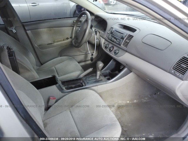 4T1BE32K42U533390 - 2002 TOYOTA CAMRY LE/XLE/SE Алтын фото 5