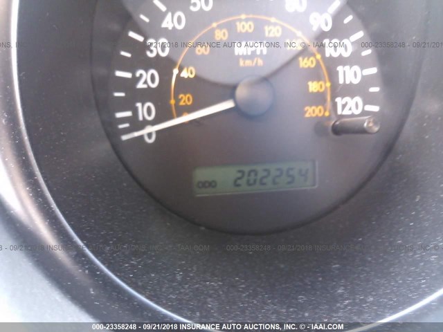 KL1TJ62694B243323 - 2004 CHEVROLET AVEO LS SILVER photo 7