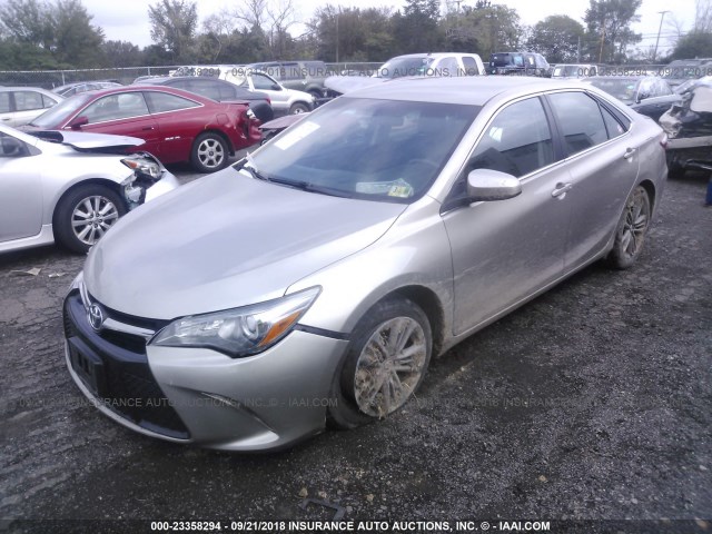 4T1BF1FK8FU957608 - 2015 TOYOTA CAMRY LE/XLE/SE/XSE 米色 照片 2