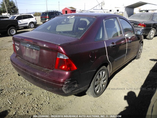 1FAFP34NX7W290127 - 2007 FORD FOCUS ZX4/S/SE/SES MAROON photo 4