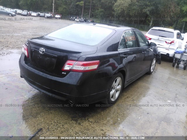 4T1BK3EK2BU626994 - 2011 TOYOTA CAMRY SE/LE/XLE BLACK photo 4