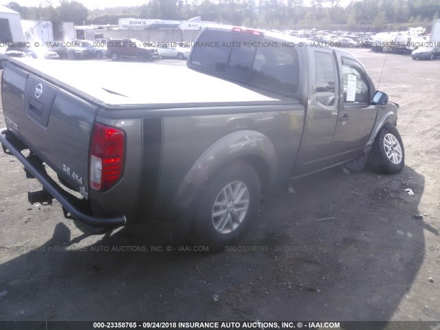 1N6AD06W98C441251 - 2008 NISSAN FRONTIER KING CAB LE/SE/OFF ROAD GRAY photo 4