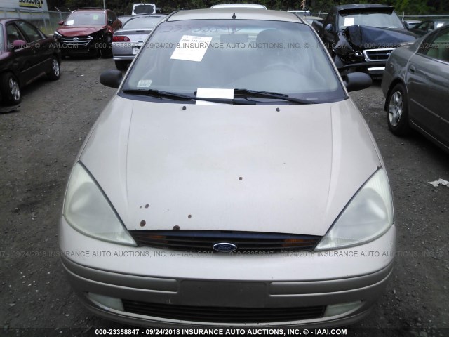 1FAFP34311W151252 - 2001 FORD FOCUS SE/SE SPORT GOLD photo 6