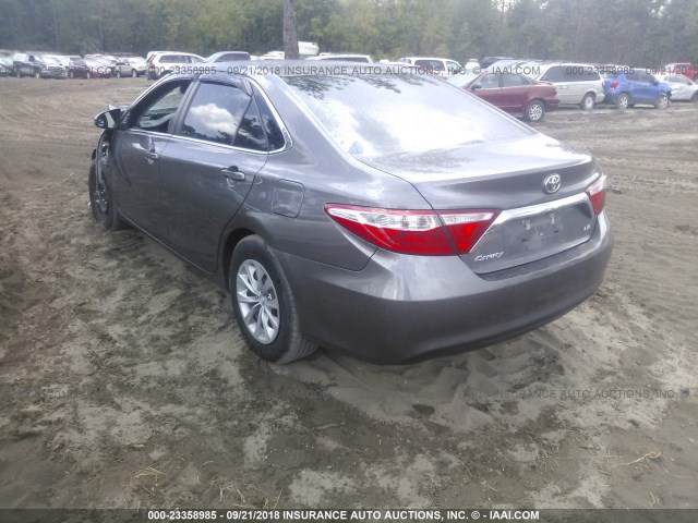 4T1BF1FKXGU533428 - 2016 TOYOTA CAMRY LE/XLE/SE/XSE GRAY photo 3