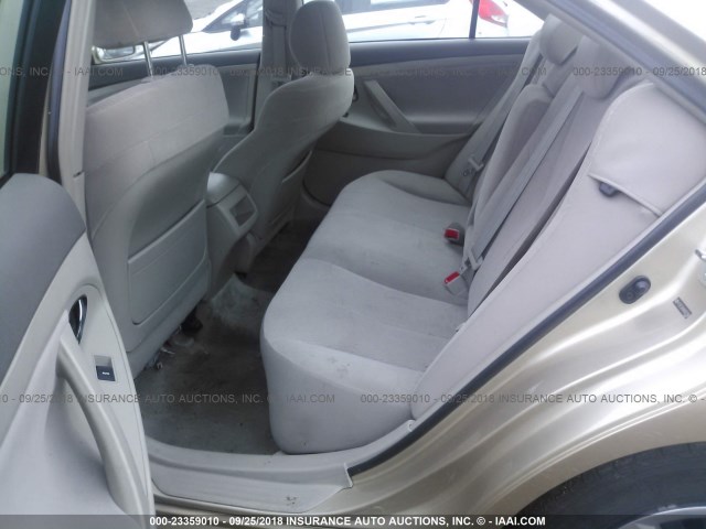 4T1BF3EK9AU007098 - 2010 TOYOTA CAMRY SE/LE/XLE ოქროსფერი ფოტო 8