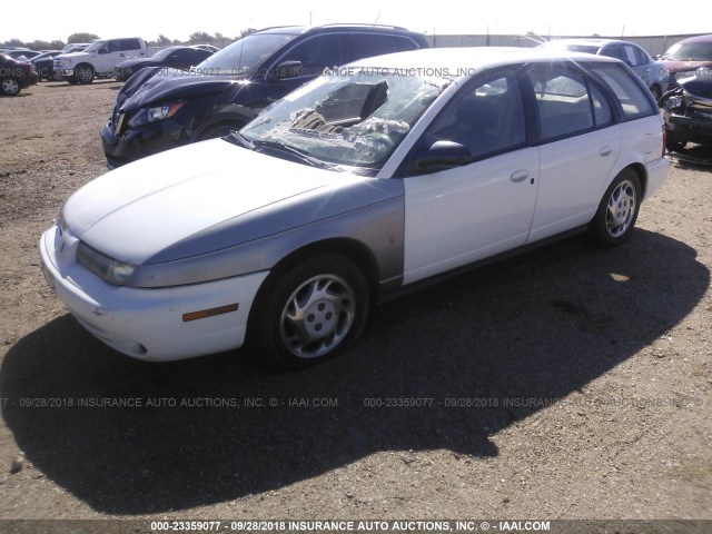 1G8ZJ8273VZ151120 - 1997 SATURN SW2 WHITE photo 2