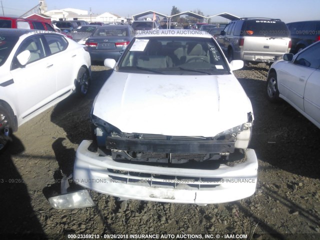 JT2BG22K4Y0395383 - 2000 TOYOTA CAMRY CE/LE/XLE 白色 照片 6