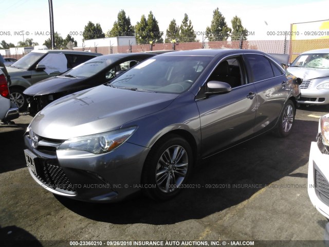 4T1BF1FK6FU989036 - 2015 TOYOTA CAMRY LE/XLE/SE/XSE 灰色 照片 2