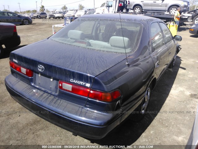 4T1BG22K9VU755951 - 1997 TOYOTA CAMRY CE/LE/XLE 蓝色 照片 4