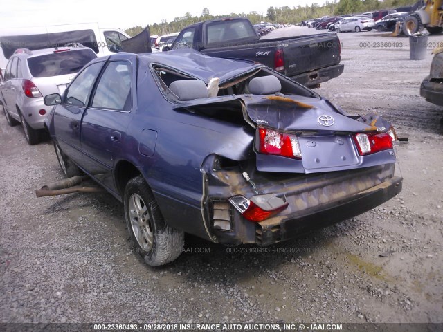 4T1BF28K3YU096330 - 2000 TOYOTA CAMRY LE/XLE BLUE photo 3