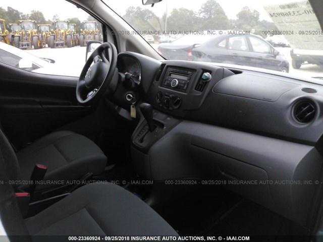 3N63M0YN9HK701770 - 2017 CHEVROLET CITY EXPRESS LS WHITE photo 5