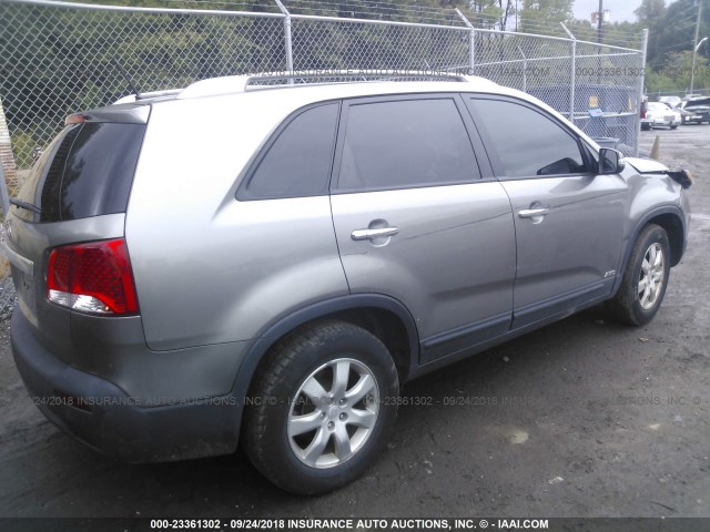 5XYKTDA12BG113332 - 2011 KIA SORENTO LX GRAY photo 4