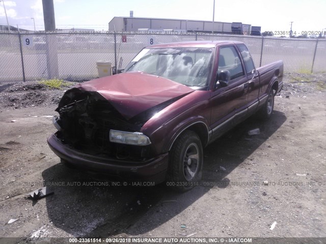 1GCCS1949WK237165 - 1998 CHEVROLET S TRUCK S10 RED photo 2