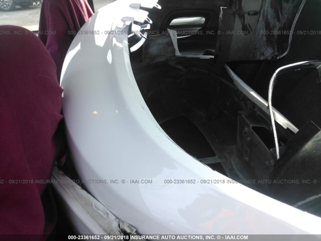 1G1JC524617239658 - 2001 CHEVROLET CAVALIER CNG WHITE photo 8