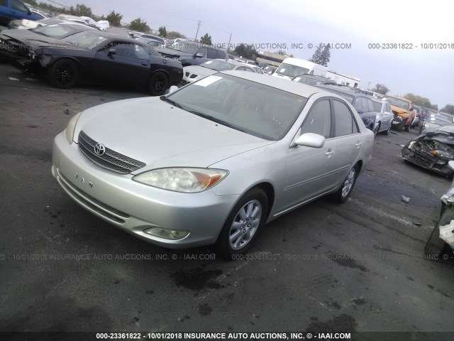 JTDBE30K230143808 - 2003 TOYOTA CAMRY LE/XLE Күміс фото 2