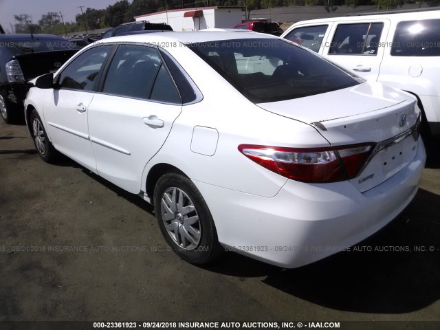 4T1BF1FK6GU116193 - 2016 TOYOTA CAMRY LE/XLE/SE/XSE 白色 照片 3