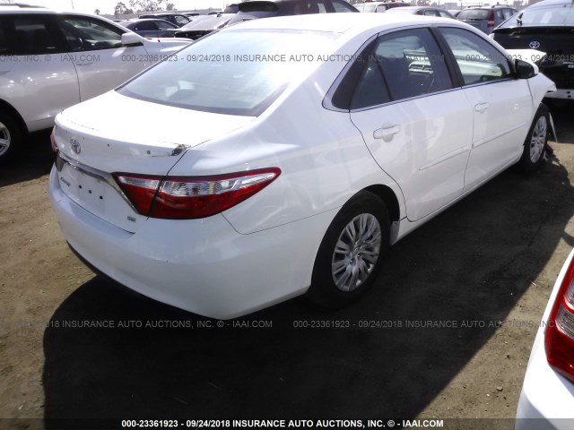 4T1BF1FK6GU116193 - 2016 TOYOTA CAMRY LE/XLE/SE/XSE 白色 照片 4