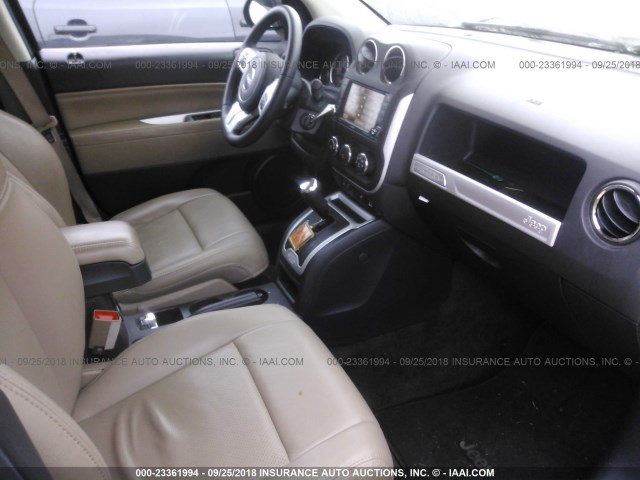 1C4NJDEB6GD721799 - 2016 JEEP COMPASS LATITUDE 黑色 照片 5