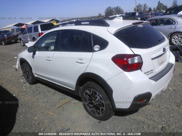 JF2GPAKC0G8232134 - 2016 SUBARU CROSSTREK LIMITED WHITE photo 3