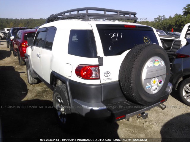 JTEBU4BF4BK108162 - 2011 TOYOTA FJ CRUISER WHITE photo 3