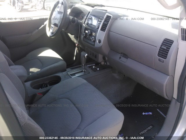 1N6AD0ER5DN760107 - 2013 NISSAN FRONTIER S/SV/SL/PRO-4X SILVER photo 5