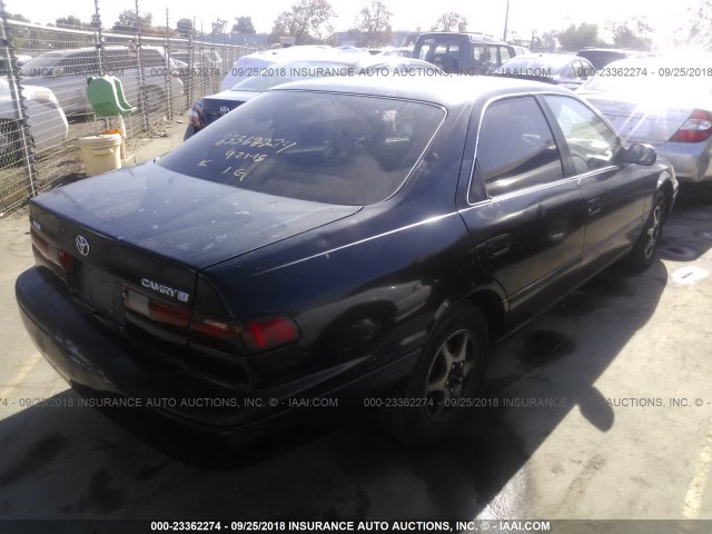 JT2BG22K8W0259609 - 1998 TOYOTA CAMRY CE/LE/XLE 黑色 照片 4