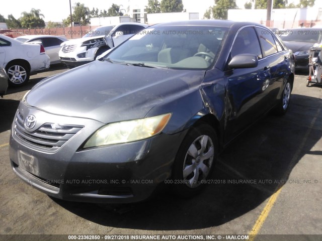4T1BE46KX7U018269 - 2007 TOYOTA CAMRY NEW GENERAT CE/LE/XLE/SE GRAY photo 2