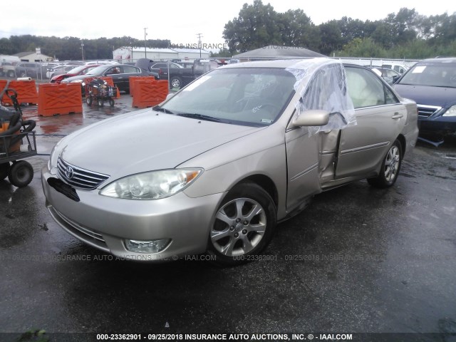 4T1BF30KX6U111663 - 2006 TOYOTA CAMRY LE/XLE/SE TAN photo 2