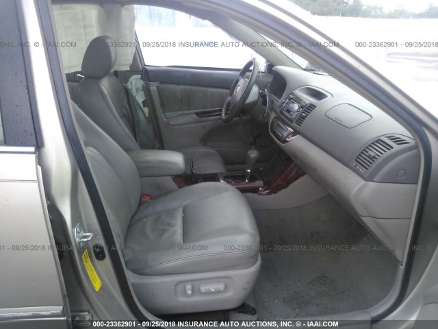 4T1BF30KX6U111663 - 2006 TOYOTA CAMRY LE/XLE/SE TAN photo 5