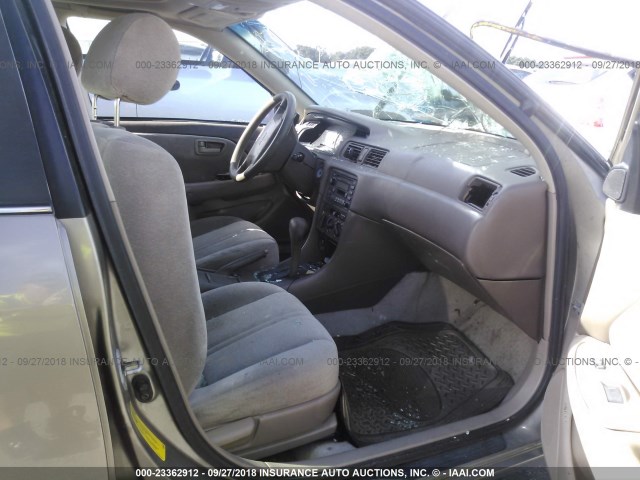 4T1BF28K2XU083874 - 1999 TOYOTA CAMRY LE/XLE GOLD photo 5
